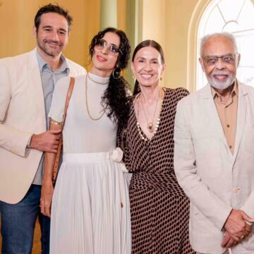 Marisa Monte faz rara aparição ao lado do marido em festa no Rio de Janeiro