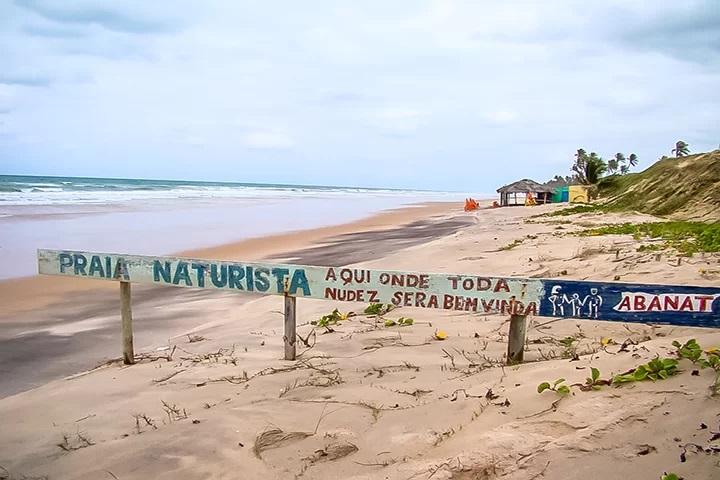 Praia da Bahia entra em lista das 25 melhores praias de nudismo do mundo; conheça