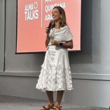 Médica que ensina por que falar sobre a morte ajuda a viver melhor faz palestra em Salvador