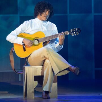 Musical sobre vida e obra de Djavan chega a Salvador para apresentações na Concha Acústica