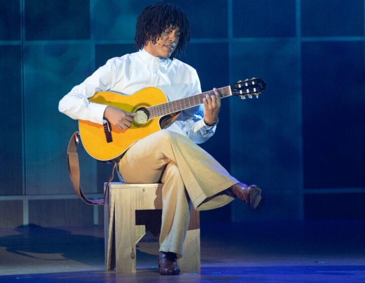 Musical sobre vida e obra de Djavan chega a Salvador para apresentações na Concha Acústica