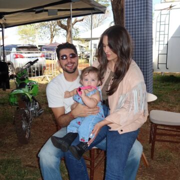 Rafa Kalimann monta camping para amigos e família na Festa do Peão de Barretos