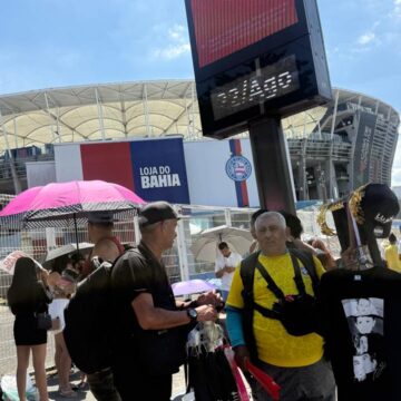 Fãs de Luan Santana formam fila desde cedo para show na Fonte Nova