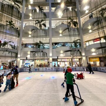 Patinação no gelo em Salvador? Shopping Barra aposta em atração para toda a família