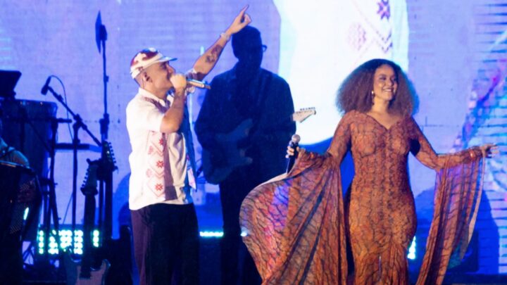 Rachel Reis faz dueto surpresa com João Gomes ao som de “Sexy Yemanjá” em festival; confira