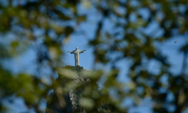Cristo Redentor recebe 1,5 milhão de turistas e inicia projeto para se tornar mais sustentável