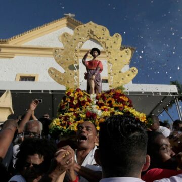 Festa de São Roque celebra tradição com missas e procissão neste domingo (16); confira programação