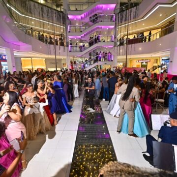 Shopping em Salvador realiza festa de 15 anos para 22 adolescentes de bairros populares