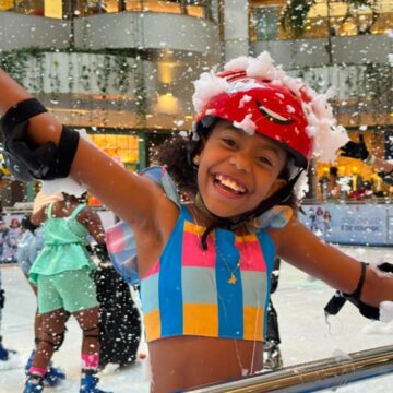 Shopping Barra recebe crianças e adolescentes do Calabar para sessão em pista de gelo