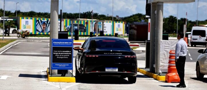 Taxistas cobram aprovação de projeto que põe fim às cancelas no Aeroporto de Salvador