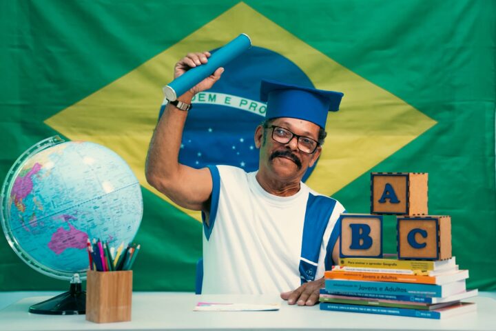 Prefeitura de Salvador realiza sessão de fotos especial para alunos da EJA