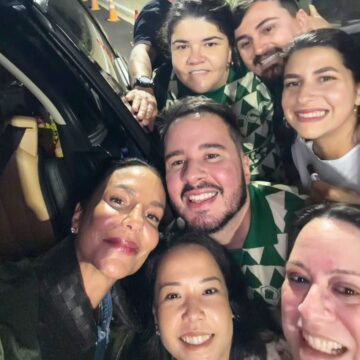 Fãs registram chegada de Ivete Sangalo em São Paulo para nova apresentação da turnê ‘Ivete Clareou’