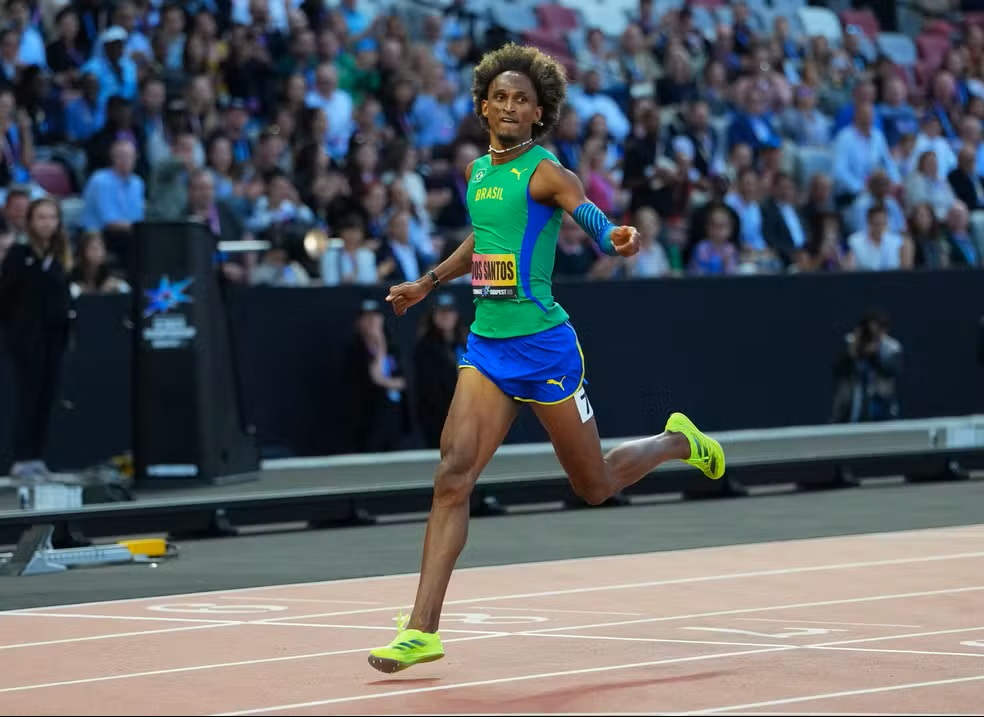Invencível! Alison dos Santos conquista Mundial de Atletismo Ultimate e mantém 100% de aproveitamento em 2026