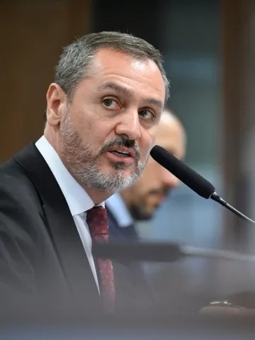 Mendonça determina afastamento do diretor-geral da PF, Andrei Rodrigues