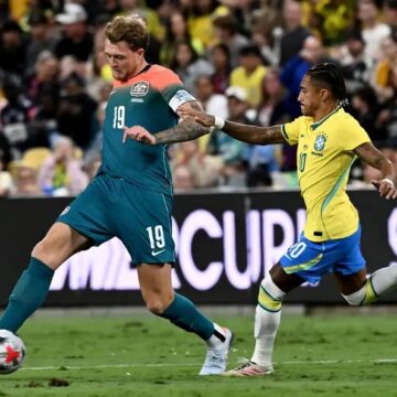Com gol nos minutos finais, Brasil empata com a Austrália no primeiro jogo pós-Copa