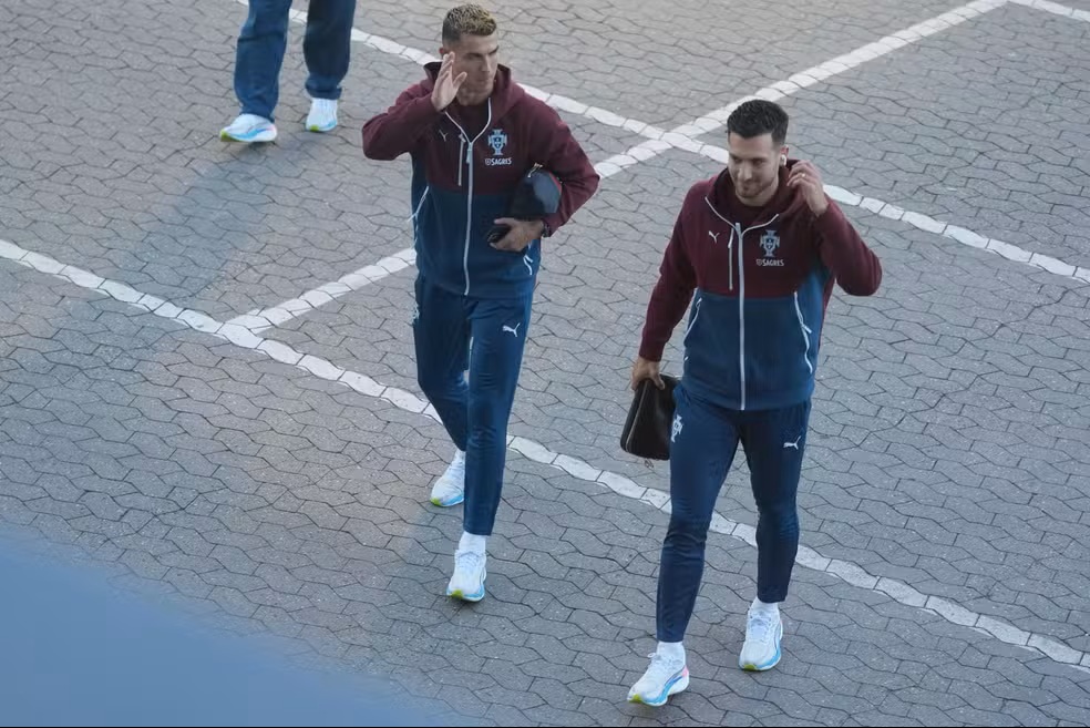 Cristiano Ronaldo deixa concentração de Portugal e promete revelar a verdade: “a seu tempo”
