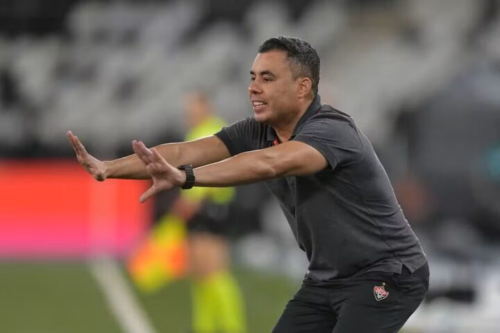 Após eliminação na Copa do Brasil, Jair Ventura deixa futuro no Vitória em aberto