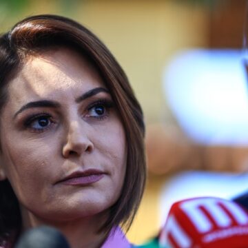Michelle Bolsonaro atualiza estado de saúde após internação em Brasília