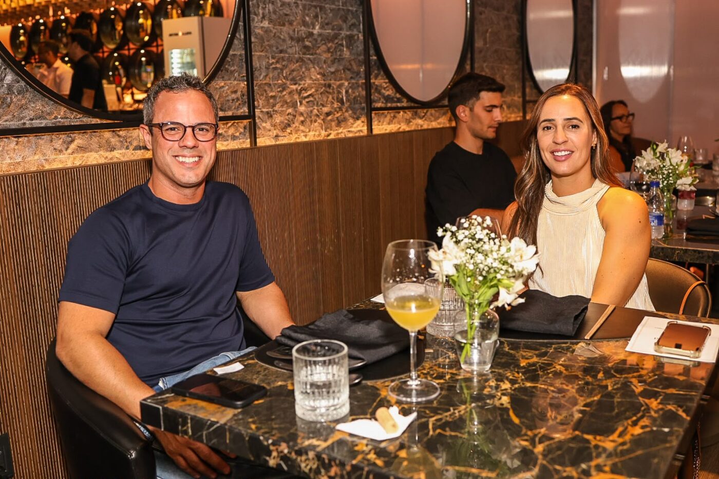 Caio e Nathalia Rosestolato