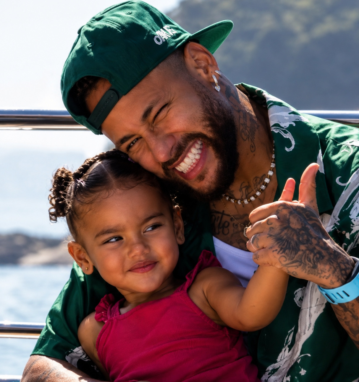 Aos 2 anos, filha de Bruna Biancardi e Neymar rejeita camisa com rosto da mãe e declara: “Sou Neymarzete”