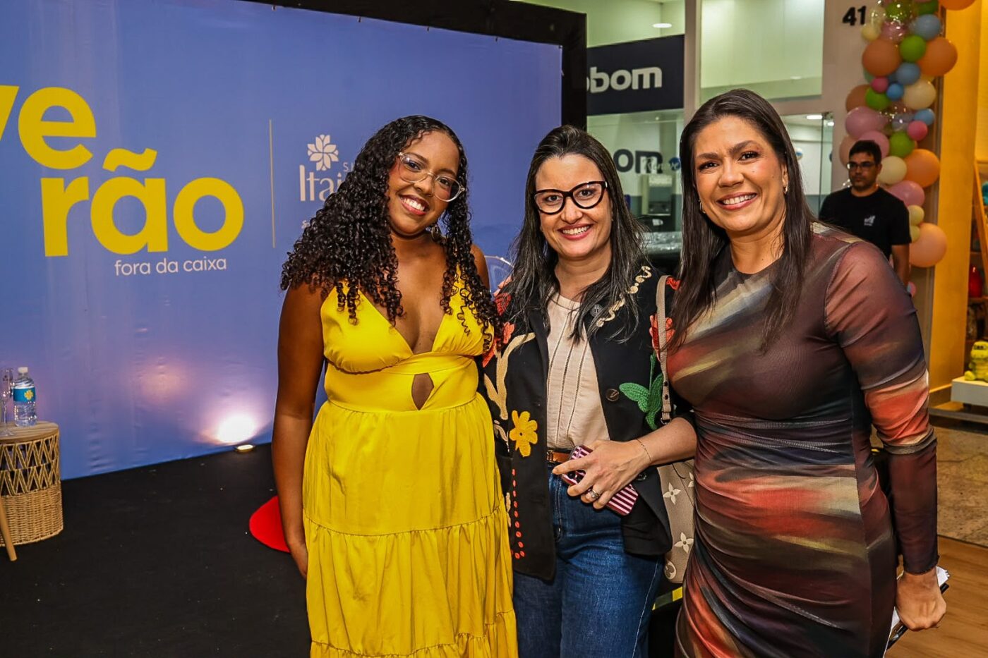 Larissa Casaes, Tatiana Cardoso e Luciana Coelho