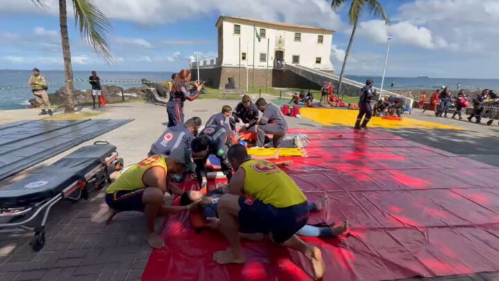 Porto da Barra é fechado para simulado de acidente aéreo em Salvador