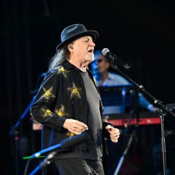 Alceu Valença apresentou “Alceu Dispor” em noite de música em Praia do Forte