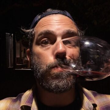 Aos 46 anos, ex-galã da Globo troca novelas por negócio de vinho em Portugal