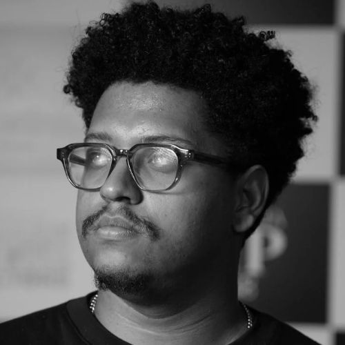Corpo de Paulo Soares, vítima de acidente que matou cantor Rick, é enterrado em SP