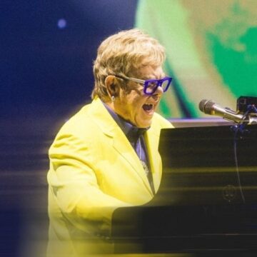 Elton John faz exigência e Globo atrasa transmissão do show no Rock in Rio