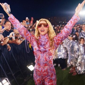 Shakira estreia residência em Madrid com estádio para 50 mil pessoas e convidadas especiais
