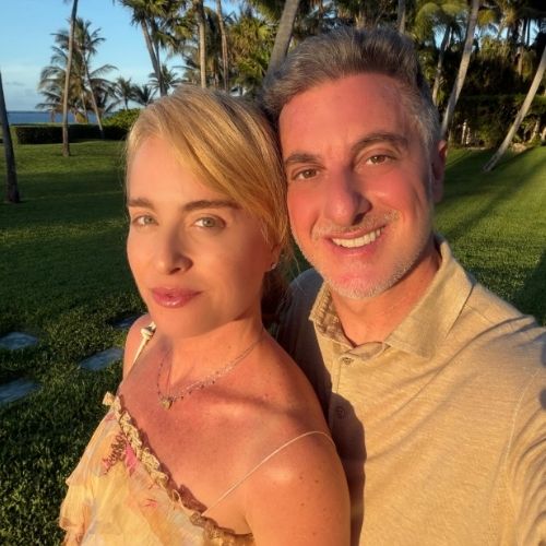 Angélica resgata fotos com Huck e se declara no aniversário de 55 anos