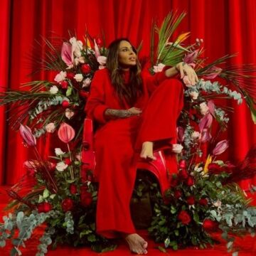 Alinne Rosa abre o coração e apresenta música inédita durante gravação de audiovisual em Salvador