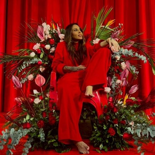 Alinne Rosa abre o coração e apresenta música inédita durante gravação de audiovisual em Salvador