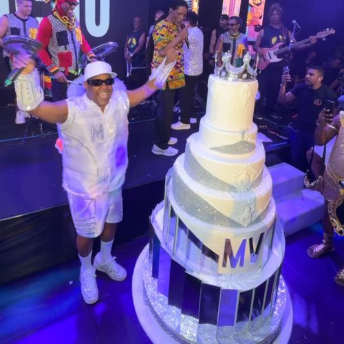 Márcio Victor reúne amigos em festa à fantasia para celebrar aniversário em Salvador