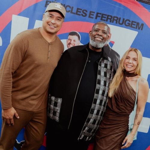 Xanddy e Carla Perez curtem show de Péricles e Ferrugem; veja fotos