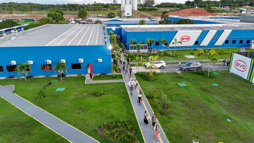 BYD chega a 8 mil funcionários em Camaçari e anuncia 2 mil novas contratações