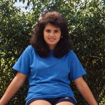 Quem é essa? Cantora resgata foto antiga e surpreende seguidores: ‘Mudou o CPF’