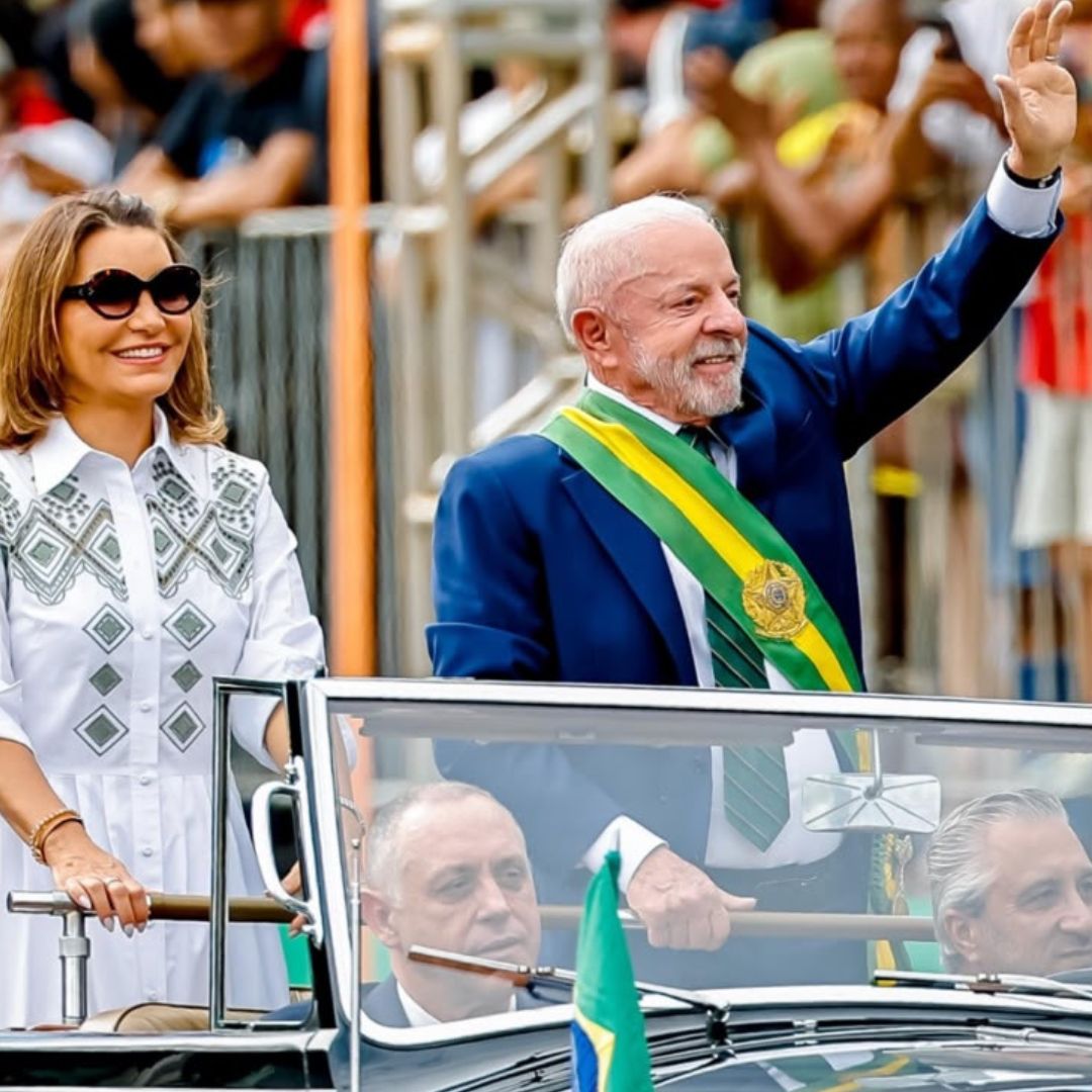 Lula participa do desfile de 7 de Setembro em Brasília ao lado de Janja