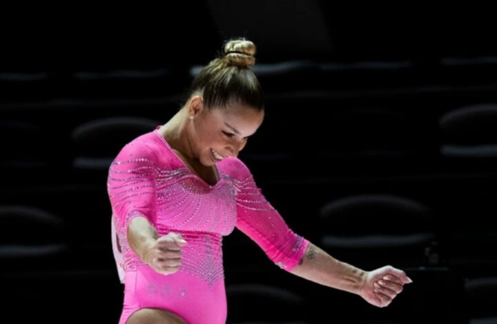 Flávia Saraiva conquista ouro nas barras assimétricas em etapa da Copa do Mundo de Ginástica Artística