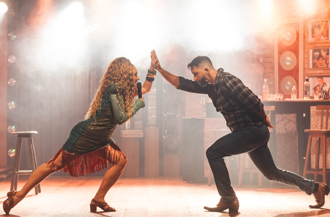 Musical sobre arrocha ganha nova programação em Salvador após 20 sessões esgotadas