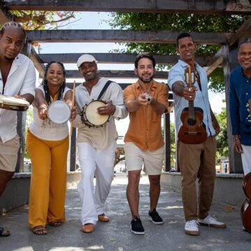 Grupo Botequim comanda caruru com roda de samba no Rio Vermelho