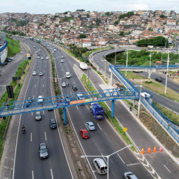 Trecho da BR-324 em Salvador recebe mega blitz com fiscalização