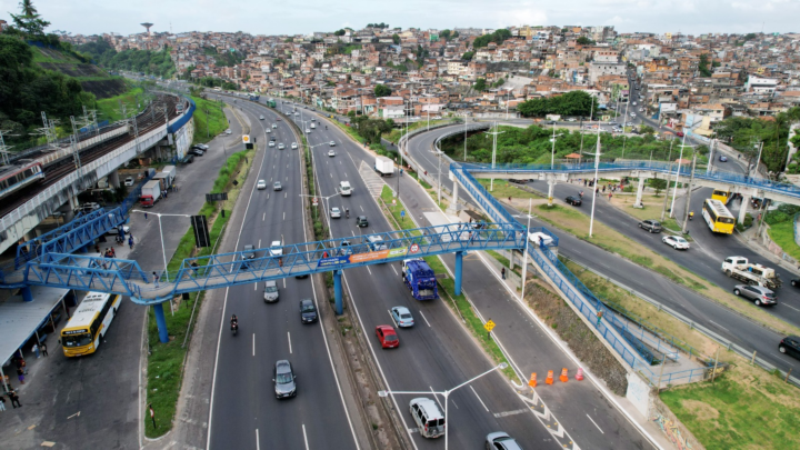 Trecho da BR-324 em Salvador recebe mega blitz com fiscalização
