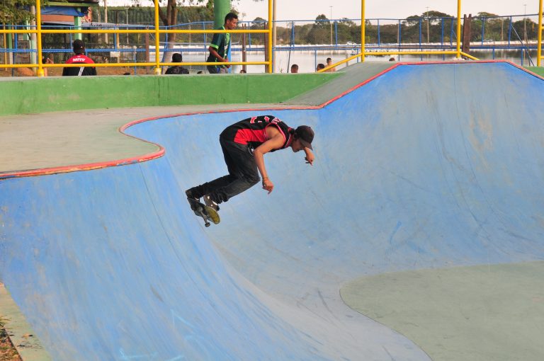 Projeto de lei cria política nacional para incentivar pistas de skate, ciclismo e outros esportes sobre rodas