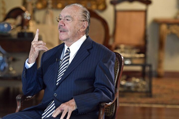 Aos 96 anos, José Sarney volta a ser internado em São Paulo