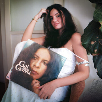 Lavínia apresenta espetáculo em homenagem a Gal Costa nesta sexta (25) em Salvador