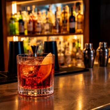 Negroni Week 2026: Clube Bar abre neste sábado (26) com drinque clássico no Garcia