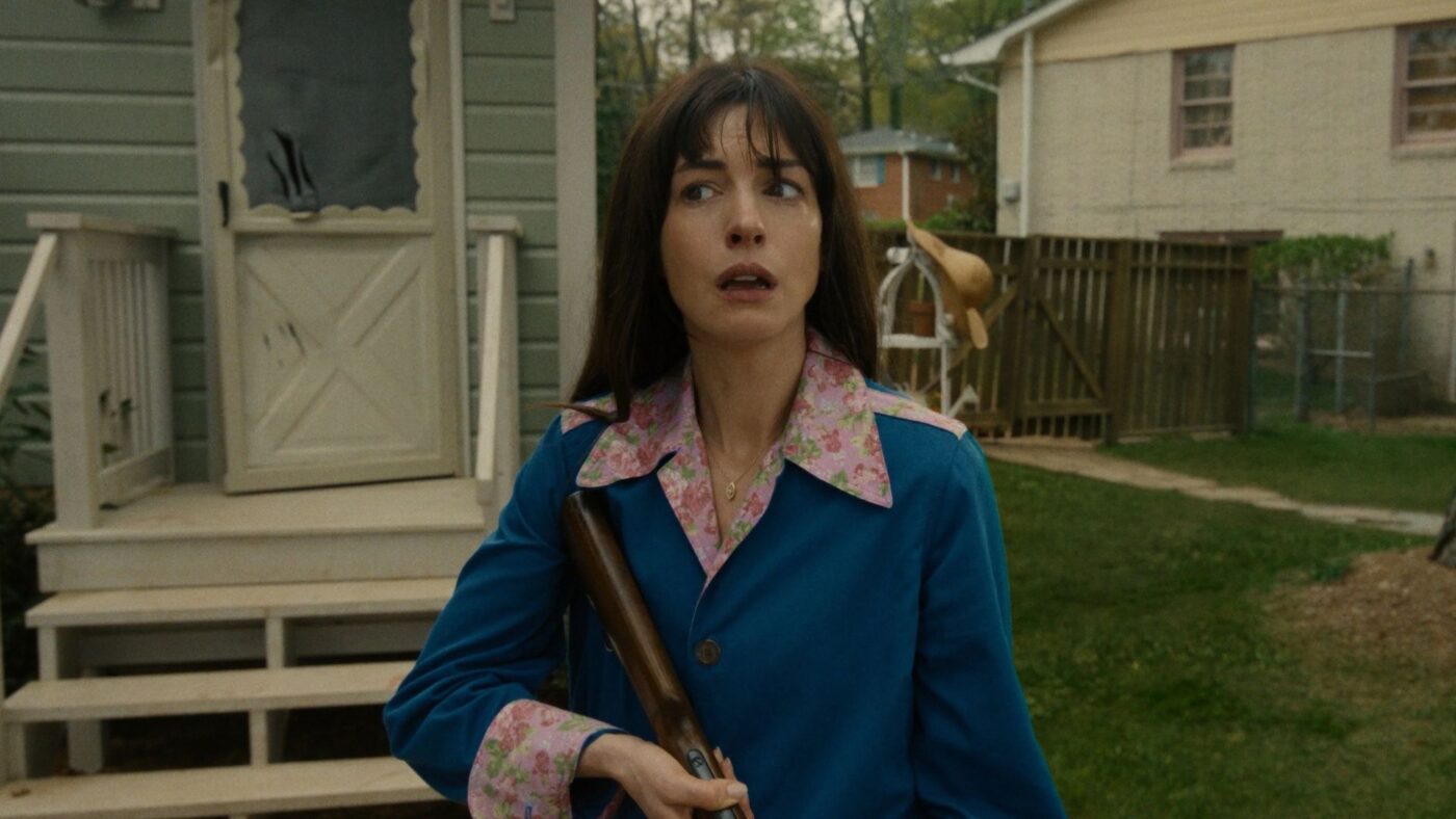‘O Fim da Rua’, com Anne Hathaway, chega ao streaming; veja onde assistir