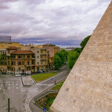 Pirâmide de Céstio reabre ao público em Roma após três anos de restauração